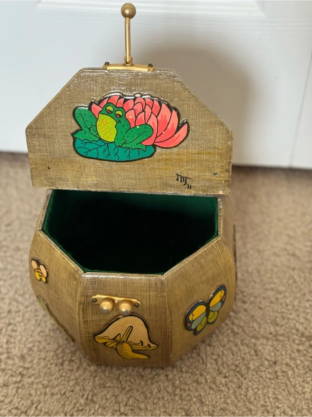 VINTAGE Whimsy Wooden box Hand Bag